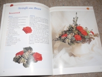 Rosen aus Bändern / Maria Eigl (kreativ 1998)