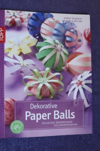 Dekorative Paper Balls / Täubner - Molina (Topp 2011)