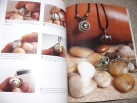 Schmuck aus Draht und Perlen / L. Jones (Mondo - 2005)